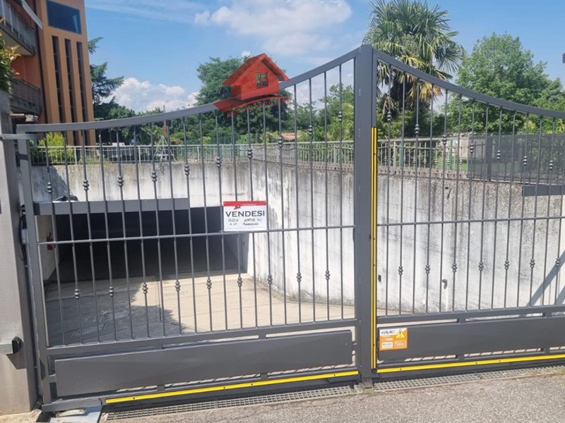 Box in Vendita a Boltiere, 40'000€, 69 m²