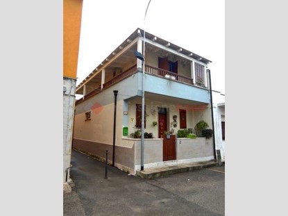 Villa in Vendita a Pulsano, 108'000€, 95 m²