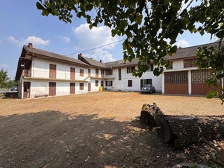 Trilocale in Vendita a Val della Torre, 85'000€, 95 m²