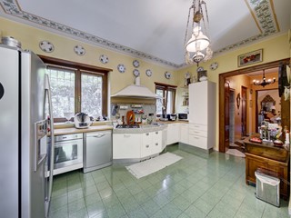 Villa bifamiliare in Vendita a Torino, 1'280'000€, 432 m², arredato