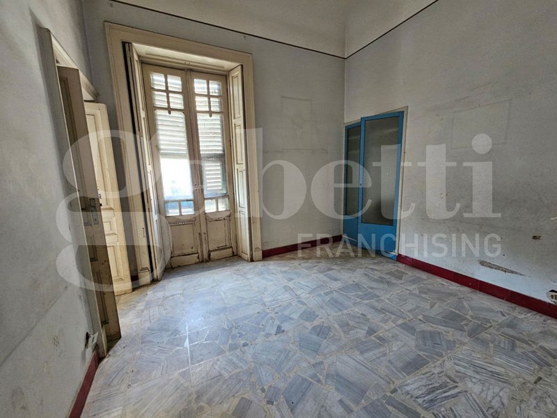 Appartamento in Vendita a Messina, 295'000€, 230 m²