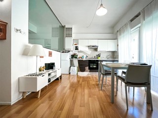 Monolocale in Vendita a Jesi, zona ZONA 1A, 85'000€, 45 m², arredato