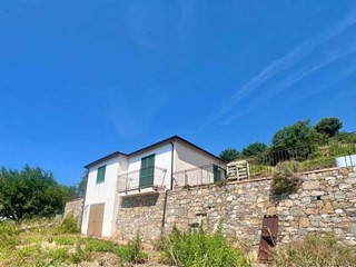 Casa Indipendente in Vendita a Cipressa, 490'000€, 150 m²