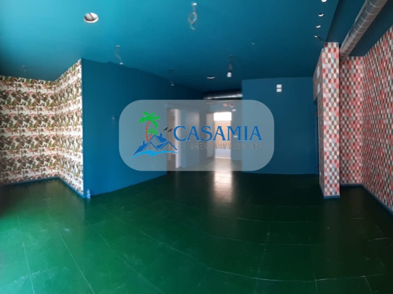 Immobile commerciale in Vendita a San Benedetto del Tronto, 150'000€, 75 m²