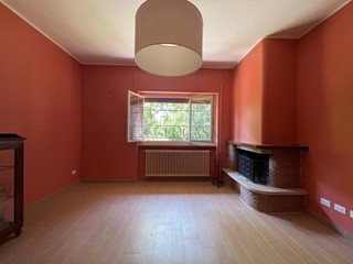 Casa Indipendente in Vendita a Sarzana, 470'000&euro;, 288 m²