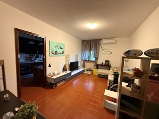 Appartamento in Vendita a Ceregnano, 59'000€, 80 m², con Box