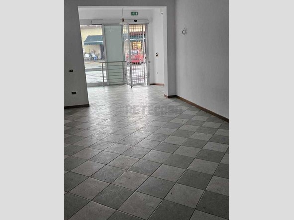 Immobile commerciale in Affitto a Noale, 1'000€, 80 m²