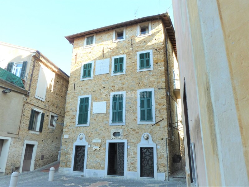 Trilocale in Affitto a Bordighera, 850€, 62 m², arredato