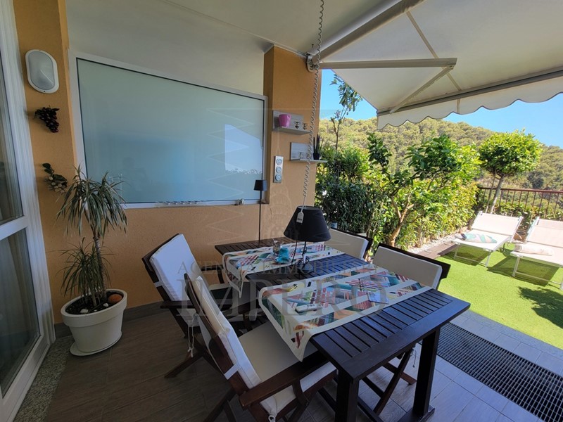 Bilocale in Vendita a Vallecrosia, 280'000€, 56 m², con Box