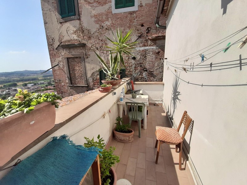 Quadrilocale in Vendita a Peccioli, 103'000€, 85 m²