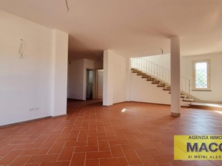 Villa bifamiliare in Vendita a Ponsacco, 450'000€, 150 m², arredato