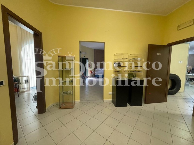Ufficio in Affitto a Pisa, zona Ospedaletto, 1'800€, 270 m²