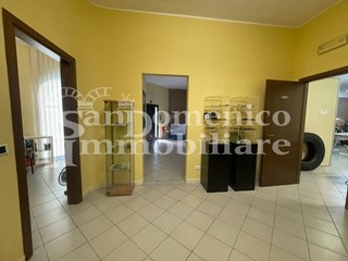 Ufficio in Affitto a Pisa, zona Ospedaletto, 1'800€, 270 m²