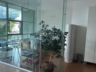 Ufficio in Affitto a Capraia e Limite, zona Limite, 600€, 75 m²