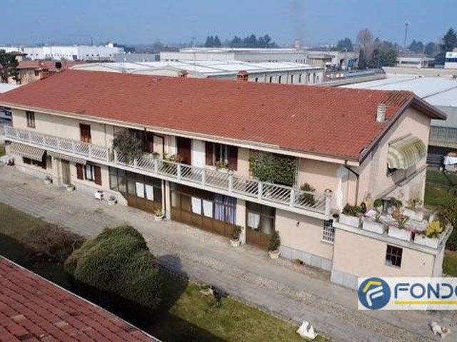 Casa Semi Indipendente in Vendita a Palazzolo sull'Oglio, 285'000€, 315 m², con Box