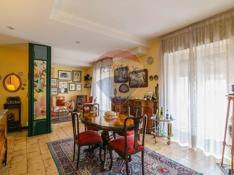 Quadrilocale in Vendita a Catania, 190'000&euro;, 170 m²