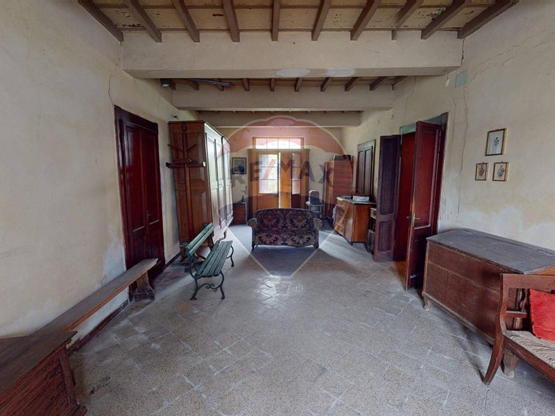 Villetta a schiera in Vendita a Ficarolo, 135'000€, 460 m²