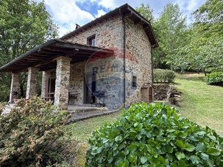 Rustico in Vendita a Bagni di Lucca, 320'000€, 97 m²