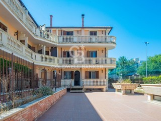 Casa Indipendente in Vendita a Barletta, 500'000€, 480 m²