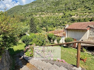 Casa Semi Indipendente in Vendita a Rezzo, 93'000€, 100 m²