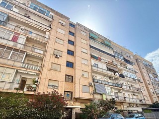 Quadrilocale in Vendita a Palermo, 120'000€, 104 m²