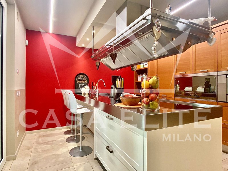 Casa Semi Indipendente in Vendita a Corbetta, 568'000€, 300 m²