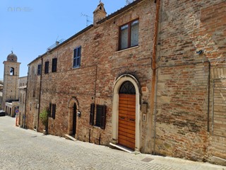 Casa Indipendente in Vendita a Ripatransone, 230'000€, 325 m²