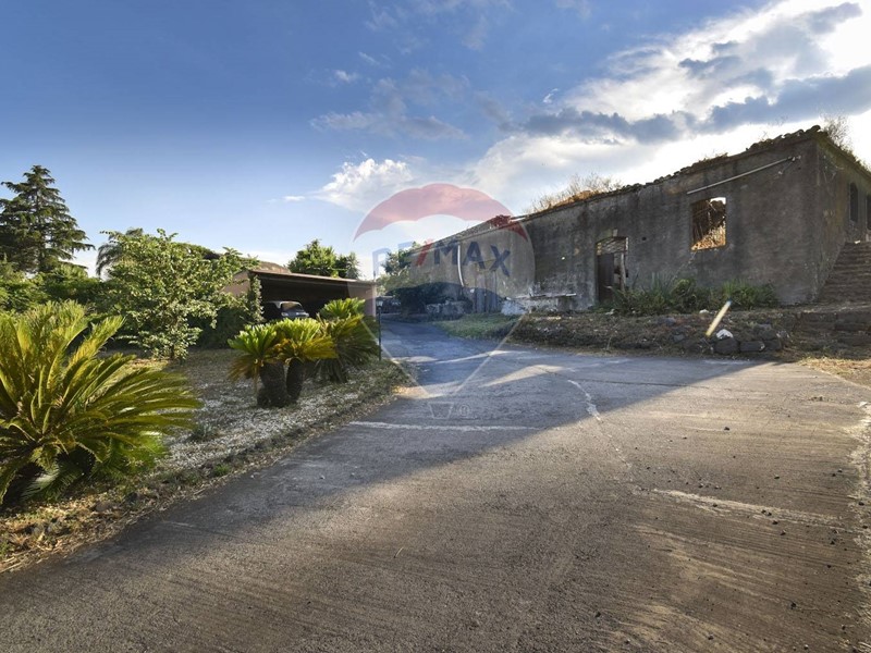 Rustico in Vendita a Viagrande, 125'000&euro;, 484 m²