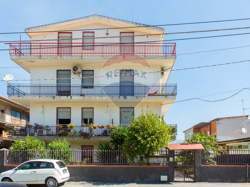 Appartamento in Vendita a Motta Sant'Anastasia, 130'000€, 175 m²