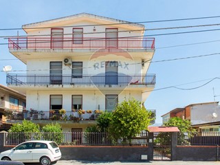 Appartamento in Vendita a Motta Sant'Anastasia, 130'000€, 175 m²
