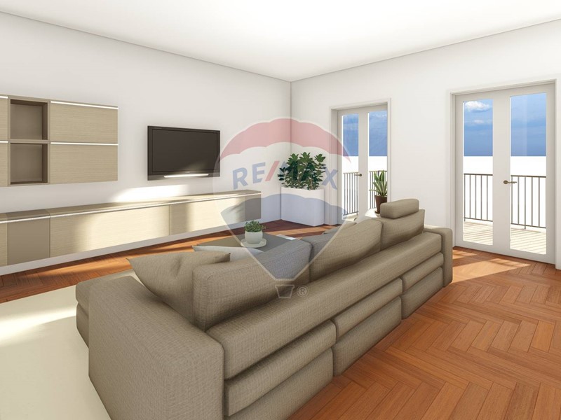 Appartamento in Vendita a Reggio Calabria, 98'000€, 150 m²