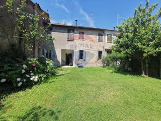 Villetta a schiera in Vendita a Ficarolo, 29'000€, 143 m²