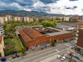 Capannone in Vendita a Moncalieri, 2'800'000€, 9000 m²