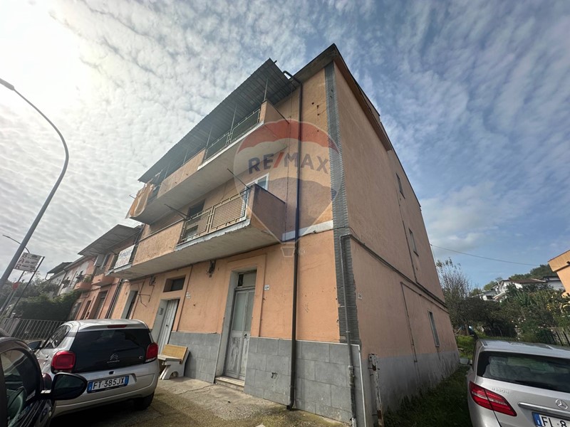 Casa Indipendente in Vendita a Benevento, 164'000€, 435 m²