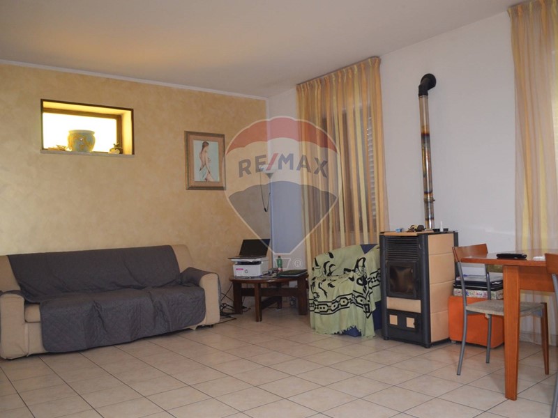 Casa Semi Indipendente in Vendita a Fragneto Monforte, 75'000€, 120 m²