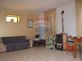 Casa Semi Indipendente in Vendita a Fragneto Monforte, 75'000€, 120 m²