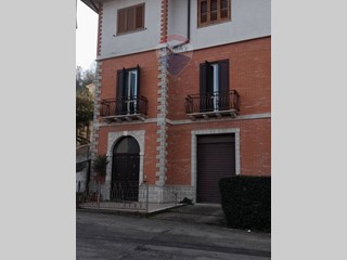Casa Semi Indipendente in Vendita a Paupisi, 99'000€, 194 m²
