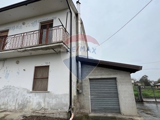 Casa Semi Indipendente in Vendita a Sturno, 70'000&euro;, 120 m²