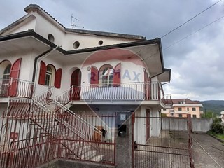 Villa in Vendita a Amorosi, 125'000€, 185 m², con Box