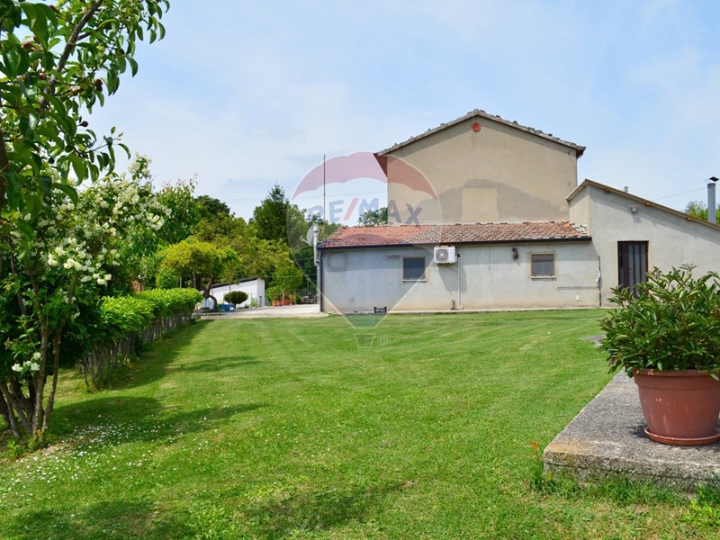 Casa Indipendente in Vendita a San Marco dei Cavoti, 130'000€, 240 m²