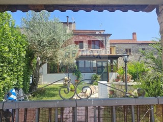 Villa in Vendita a Campolattaro, 89'000€, 121 m²