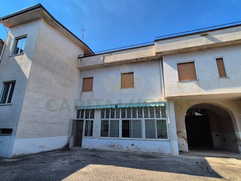 Casa Indipendente in Vendita a Portico di Caserta, 299'000€, 225 m²