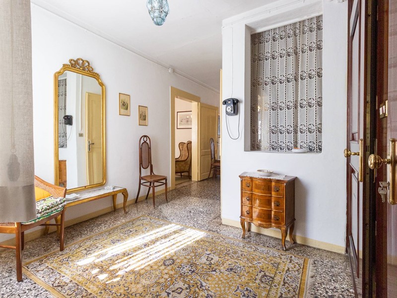 Villa in Vendita a Pordenone, 500'000€, 310 m²