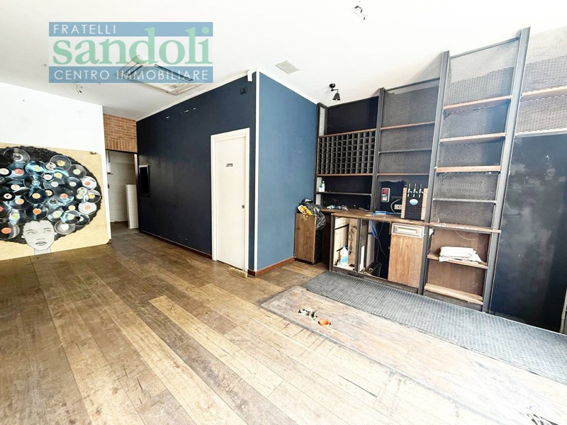 Immobile commerciale in Affitto a Vercelli, 60 m²