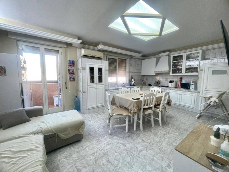 Trilocale in Vendita a Palermo, 130'000€, 86 m²