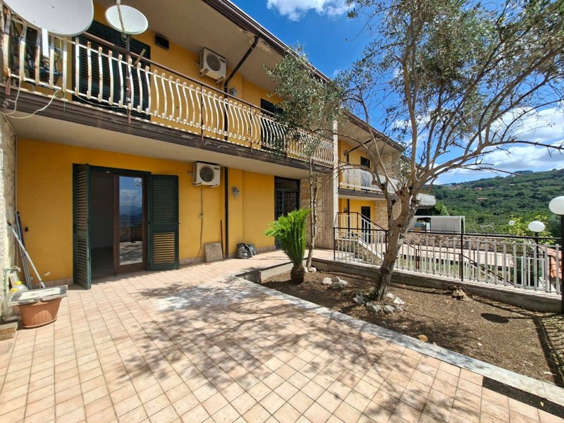 Villetta a schiera in Vendita a Grottolella, 139'000&euro;, 227 m²