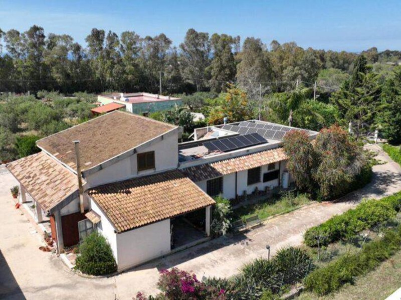 Villa in Vendita a Partinico, 400'000€, 201 m²