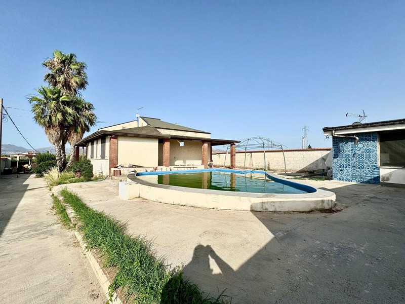 Villa in Vendita a Partinico, 185'000€, 160 m²