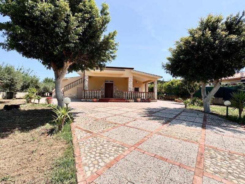 Villa in Vendita a Balestrate, 320'000€, 160 m²