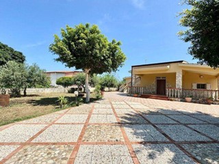 Villa in Vendita a Balestrate, 320'000€, 160 m²